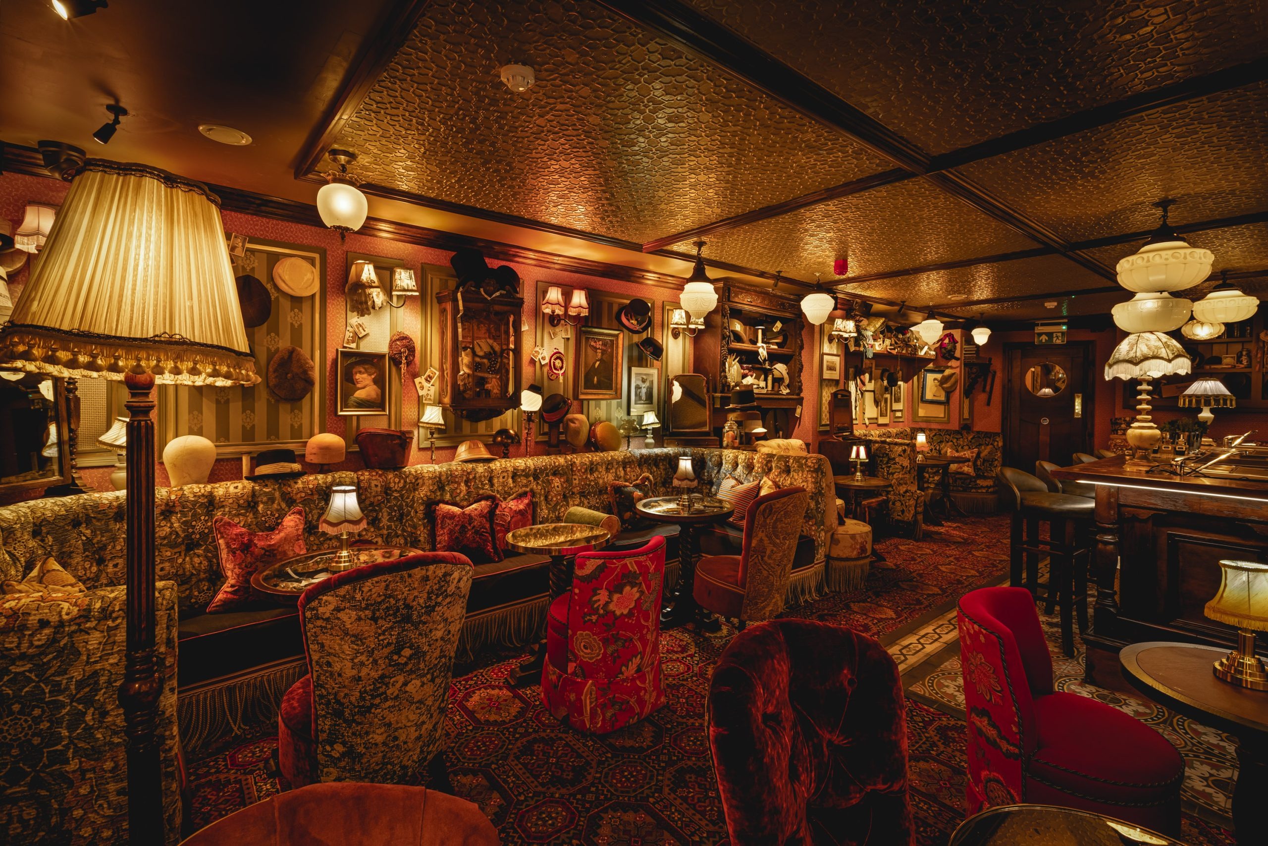 Elegancki lokal restauracyjny ze strefą lounge
